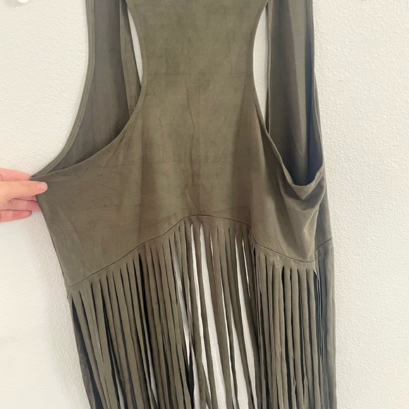 Festival Fourteen and 9th Fringe Sleeveless Vest Olive Faux Suede Size Large - Picture 3 of 7